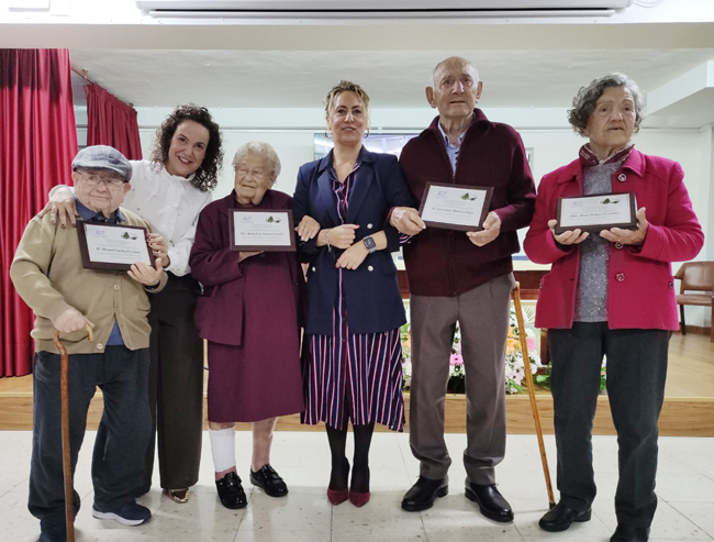 La Residencia de Ancianos “Canuto Hevia” celebra el 52º aniversario de “un hogar lleno de calidez y alegría”