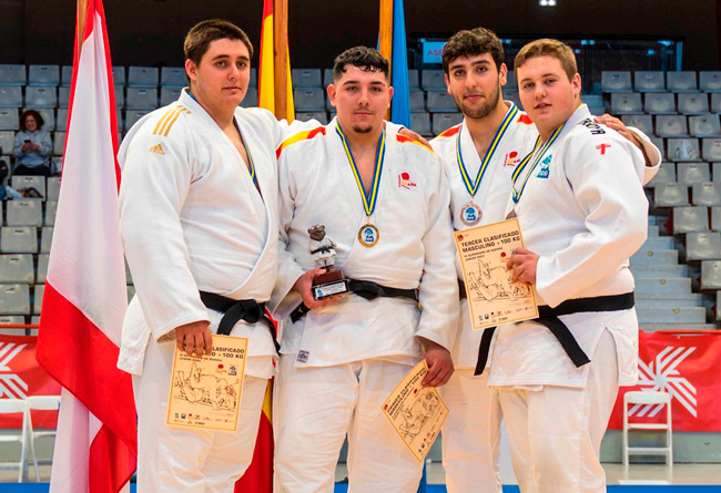 Diego Menéndez, del “Judo Lena”, bronce en la Supercopa de España y José Iglesias, árbitro nacional