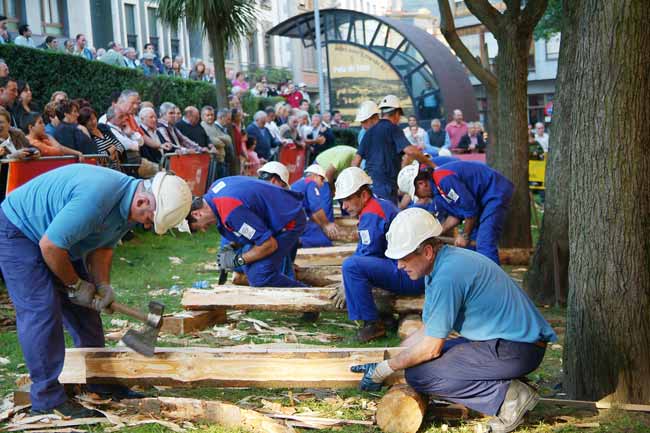 Los lenenses urgen un nuevo modelo de fiestas: “Ya está bien de que sea siempre lo mismo”